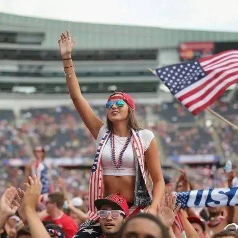 国足败北日,本队后深省,短板,香港赛马会,赛程安排,赛果查询,马匹资料,比赛分析